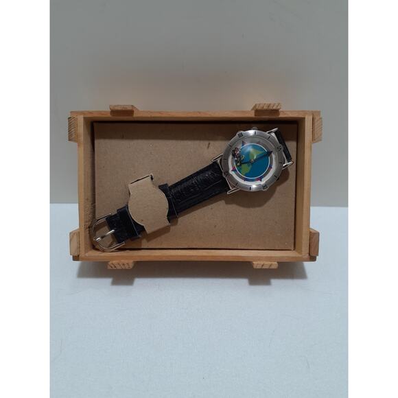 Disney Mickey Mouse World Traveler Wristwatch Fantasma 1990\'s